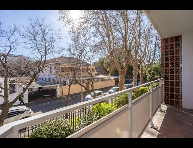 2 BEDROOM APARTMENT FOR SALE IN RONDEBOSCH